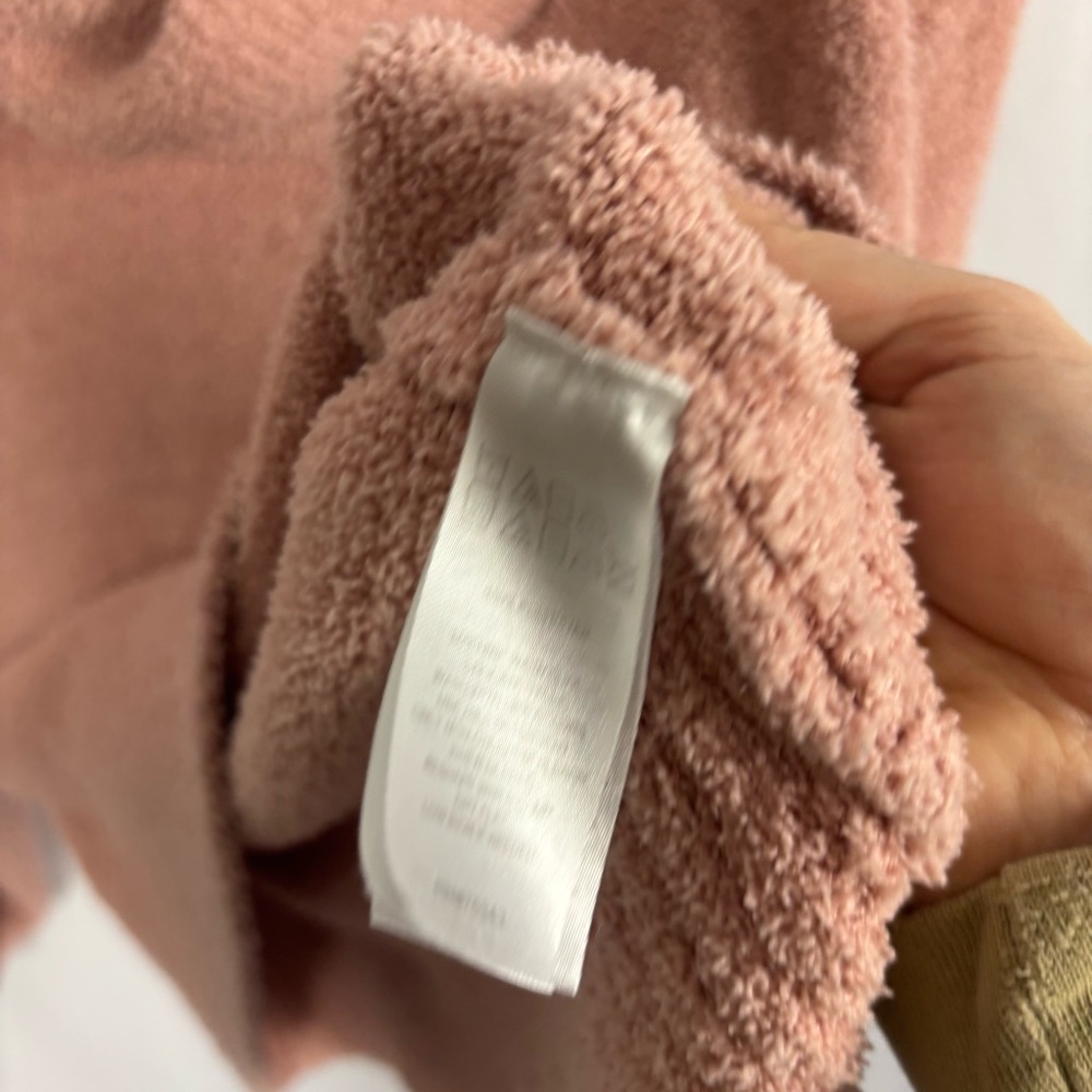 Jessica Simpson
Small
Cozy sweater - Picture 5 of 6
